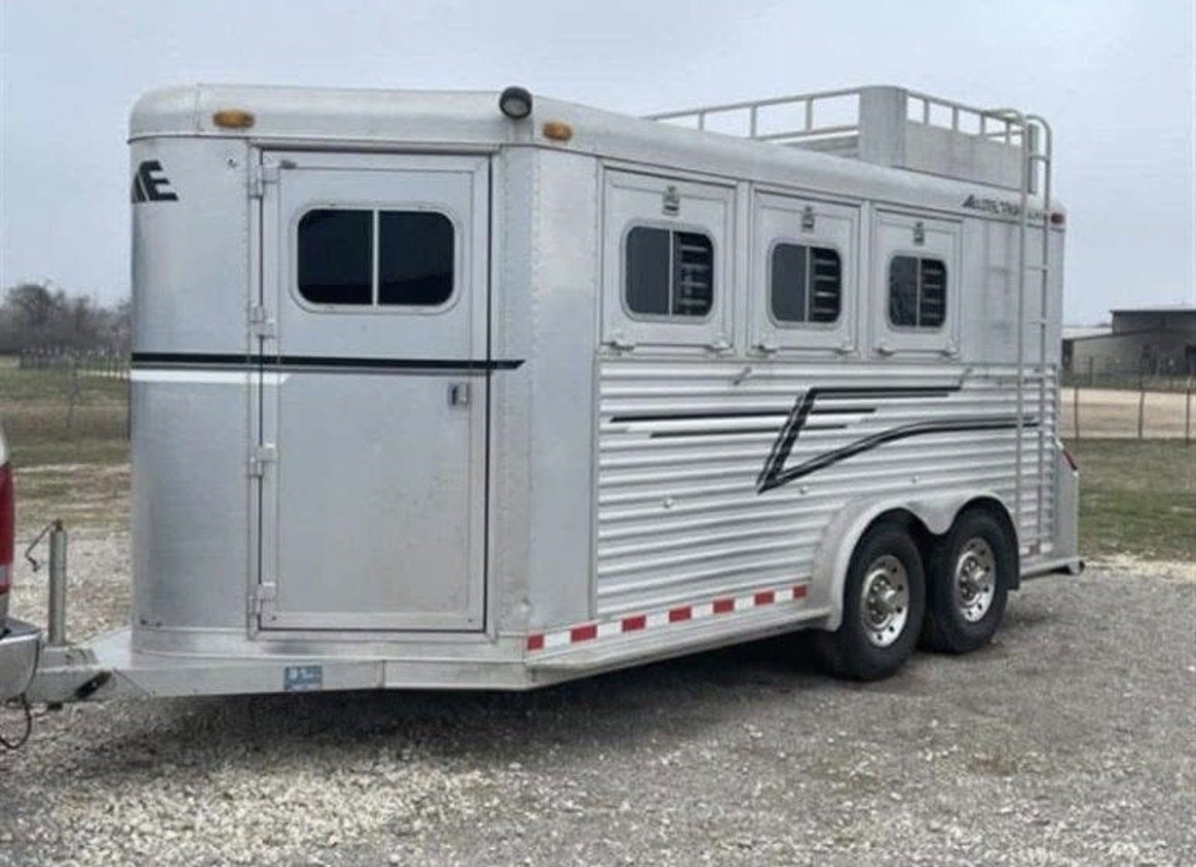 1999 Elite Custom 3 Horse Trailer – Used