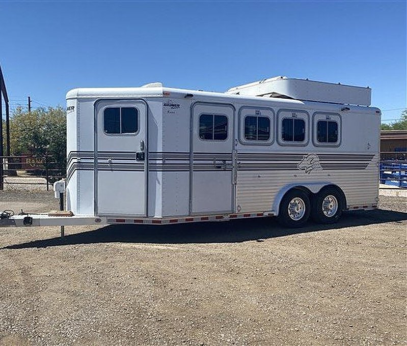 2000 Sooner 4 Horse Bumper Pull SUPER CLEAN – Used