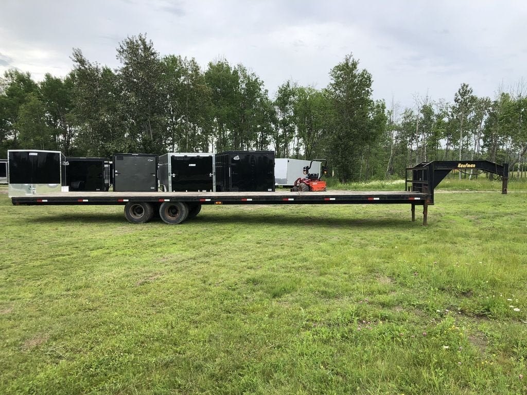 2002 Kaufman Trailers 101X40 Gooseneck Equipment Trailer w/Toolbox – Used