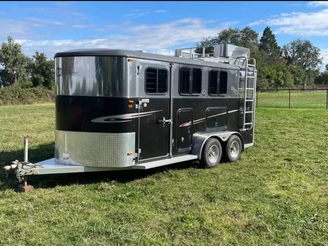 2005 classic aluminum 3 Horse monarch 16 foot – Used