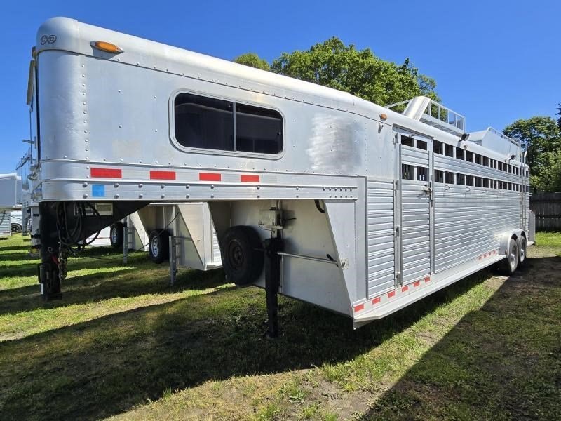 2006 C&C 4 Horse Gooseneck Trailer – Used