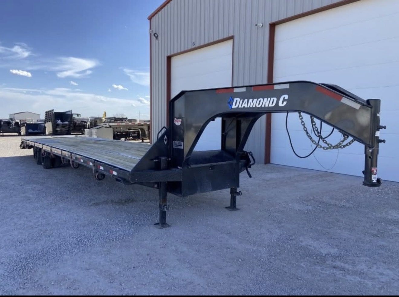 2024 Diamond C 8.5×35 25K Gooseneck Equipment Trailer w/Spare Mount – Used